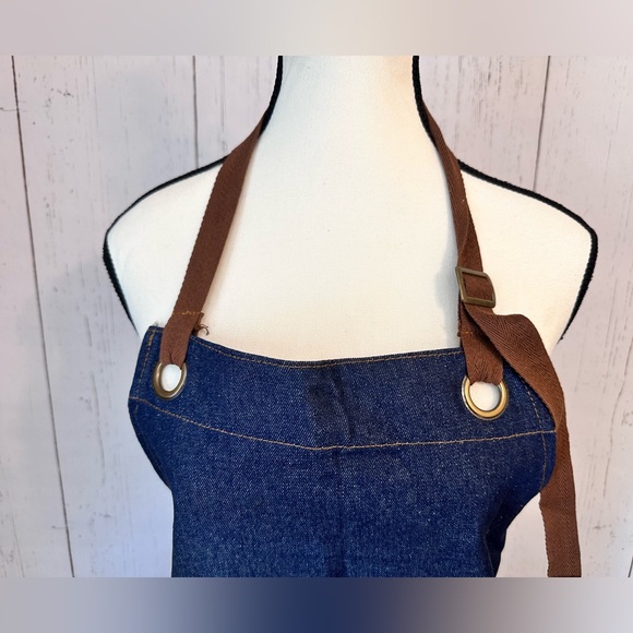 🦋CLEARENCE🦋NWOT Unisex Denim Apron With pockets. - Picture 2 of 7